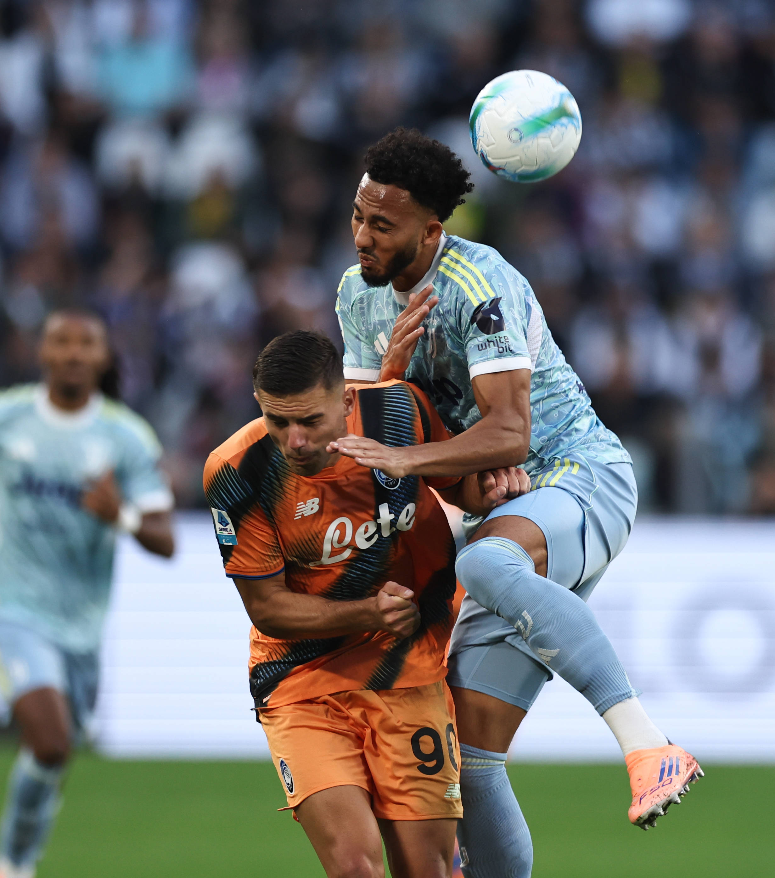 爱游戏入口-包含意甲窗口期再迎强敌，亚特兰大手感冰凉，主帅态度：球迷炸锅，年轻球员得到机会的词条